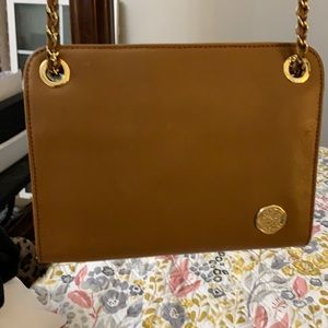 Vince camuto to can be used as a cross body or a handbag